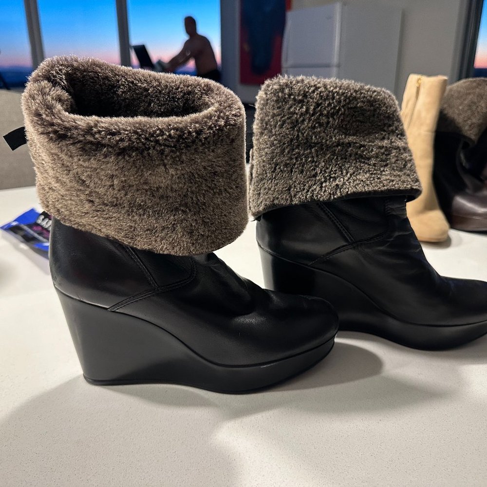 Stuart Weitzman Black Leather/Shearling Wedge Boots size 8